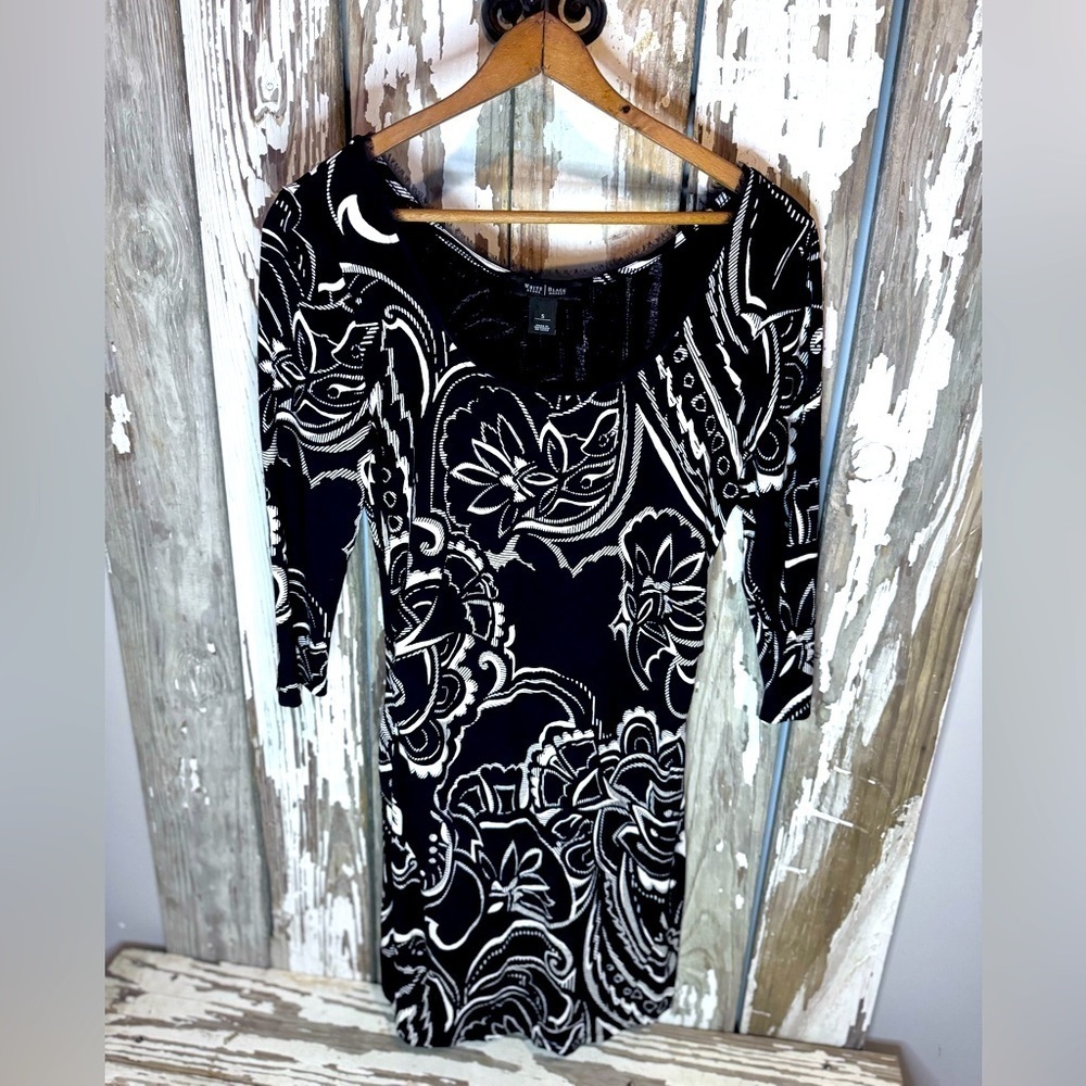 White House Black Market Dress Mid sleeve size Small Floral Black & White